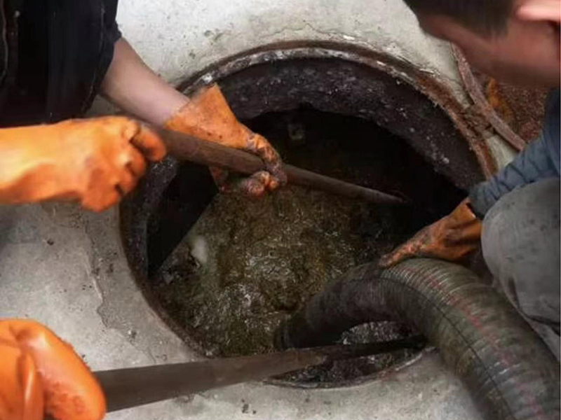 祥符清理化粪池时如何避免沼气的危害？